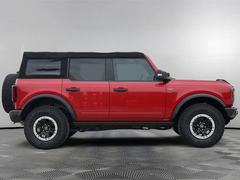 Certified 2021 Ford Bronco Badlands AWD/4WD image 4