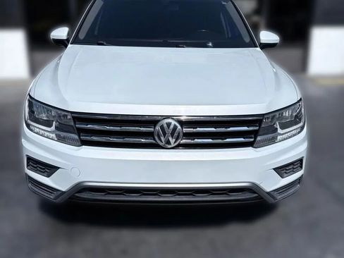 Used 2018 Volkswagen Tiguan SE image 9