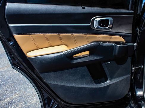 Used 2024 Kia Sorento SX Prestige w/ Olive Brown Leather Package image 11