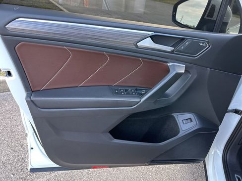 Used 2024 Volkswagen Tiguan SEL R-Line image 17