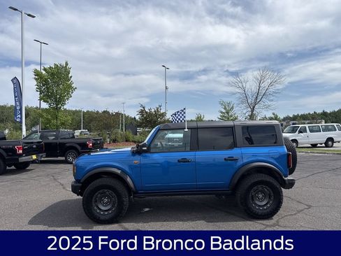 Used 2025 Ford Bronco Badlands AWD/4WD image 10