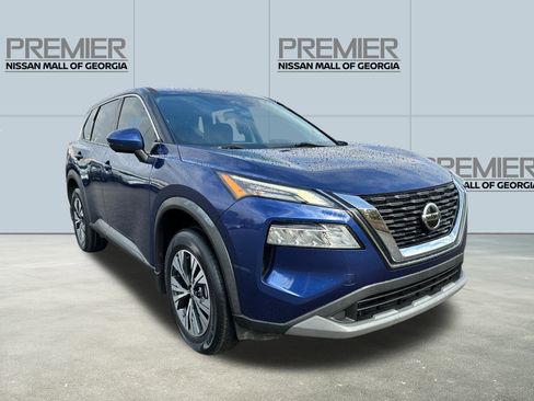 Certified 2021 Nissan Rogue SV image 3