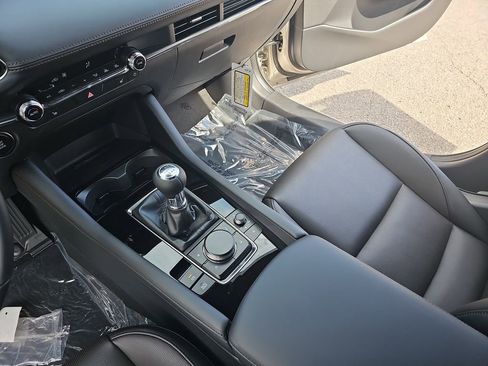 New 2026 MAZDA MAZDA3 2.5 S Hatchback w/ Premium Pkg FWD image 26