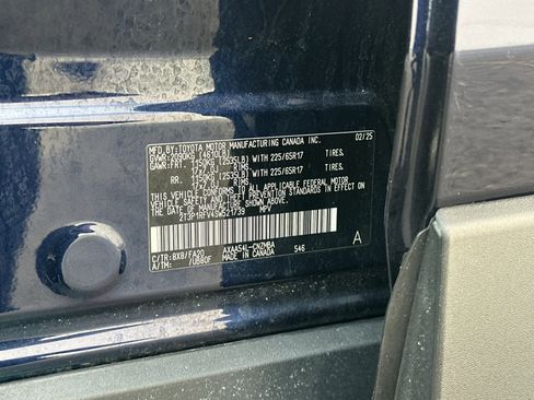 Used 2025 Toyota RAV4 XLE AWD/4WD image 34