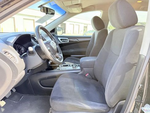 Used 2013 Nissan Pathfinder SV AWD/4WD image 2
