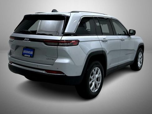 Used 2023 Jeep Grand Cherokee Limited AWD/4WD image 5