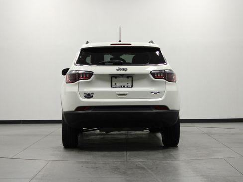 Used 2018 Jeep Compass Latitude AWD/4WD image 5