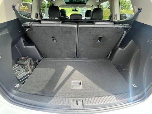 Certified 2023 Volkswagen Atlas SE w/ Panoramic Sunroof Package AWD/4WD image 28