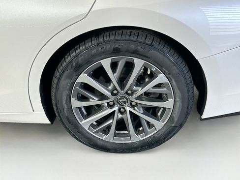 Used 2023 Lexus ES 350 w/ Accessory Package (Z1) image 11