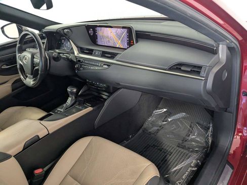 Used 2020 Lexus ES 300h w/ Accessory Package FWD image 31