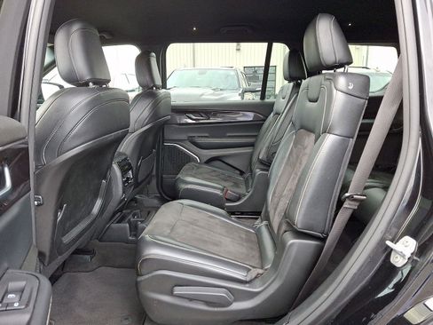 Certified 2022 Jeep Grand Cherokee L Laredo image 11