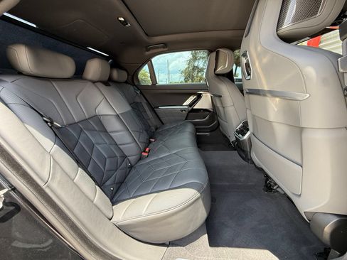 Used 2023 BMW 740i RWD image 32