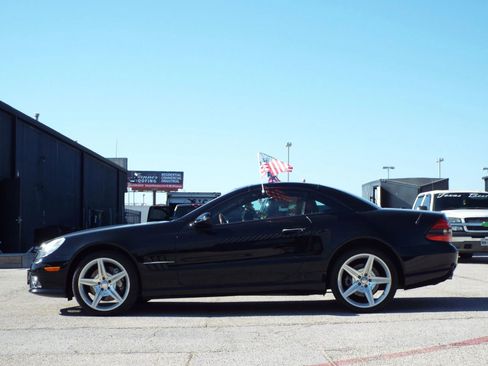 Used 2011 Mercedes-Benz SL 550 image 5
