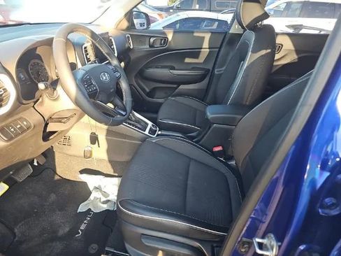 Used 2022 Hyundai Venue Limited FWD image 8