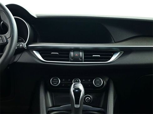 Used 2022 Alfa Romeo Stelvio Ti image 12