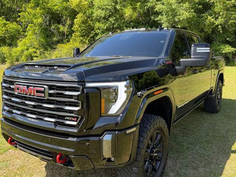 Used 2024 GMC Sierra 2500 AT4 w/ AT4 Premium Plus Package image 2