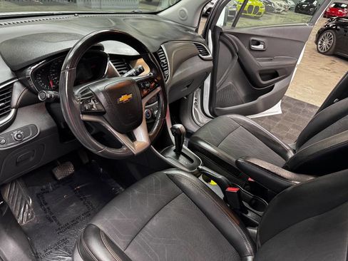 Used 2019 Chevrolet Trax LT w/ LT Convenience Package image 30