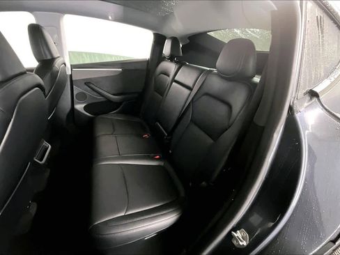 Used 2026 Tesla Model Y AWD image 19
