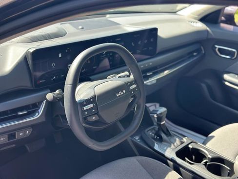 Used 2025 Kia K4 EX FWD image 11