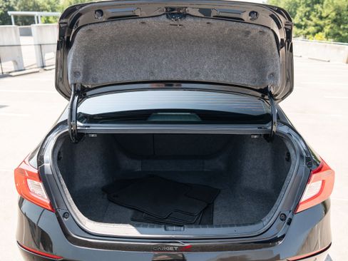 Used 2018 Honda Accord Touring image 47