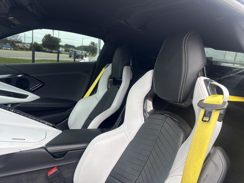 Used 2023 Chevrolet Corvette Stingray Preferred Cpe w/ Z51 Performance Package RWD image 6