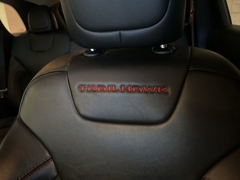 Used 2022 Jeep Cherokee Trailhawk w/ Comfort/Convenience Group image 22