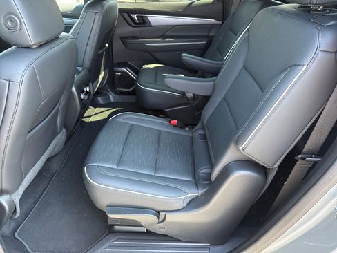 Used 2025 Buick Enclave Sport Touring FWD image 11