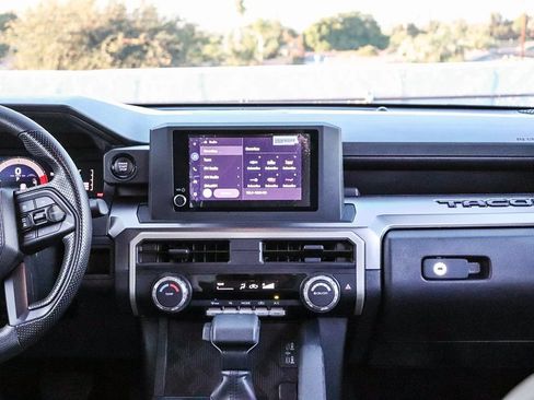 Used 2025 Toyota Tacoma SR5 AWD/4WD image 15