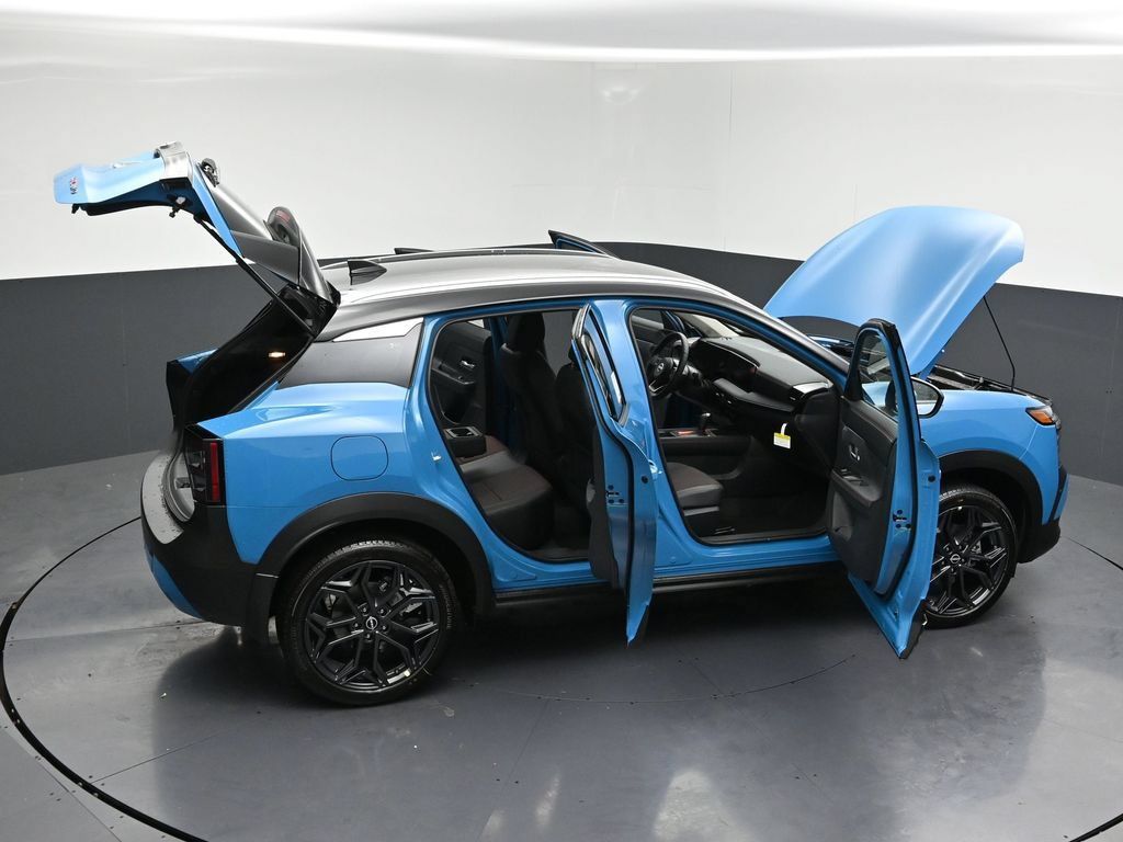New 2026 Nissan Kicks SR AWD/4WD image 30