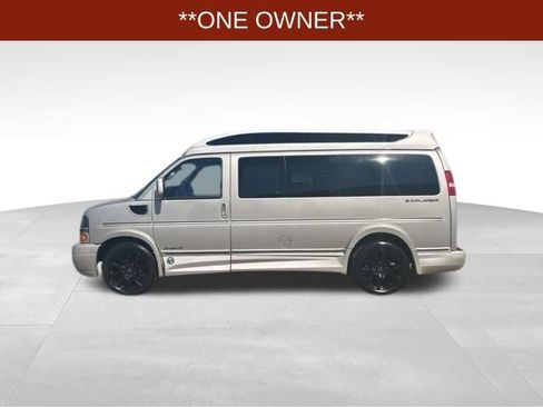 Used 2023 Chevrolet Express 2500 RWD image 4