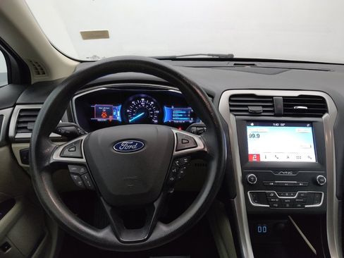 Used 2019 Ford Fusion SE image 22