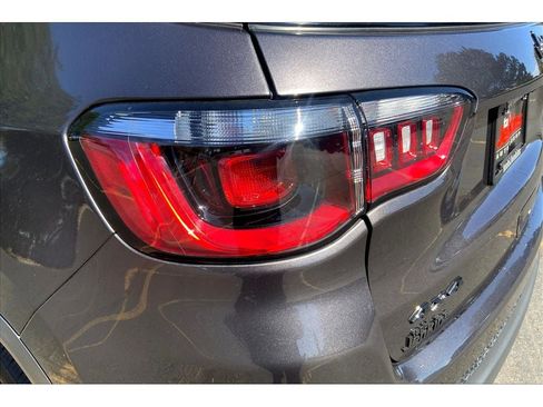 Used 2023 Jeep Compass Altitude image 29