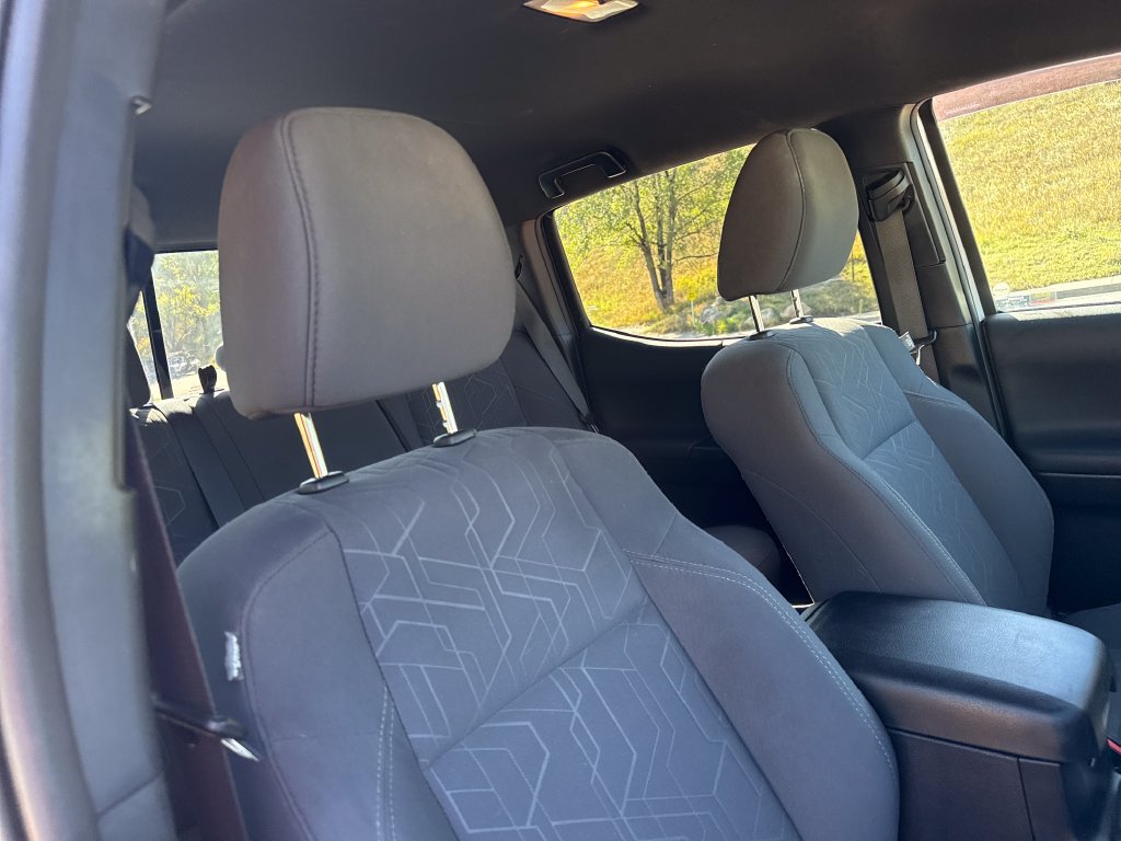 Used 2019 Toyota Tacoma TRD Off-Road AWD/4WD image 30