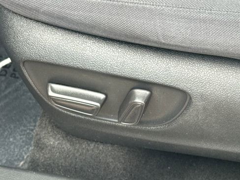 Used 2024 Toyota Highlander LE image 48