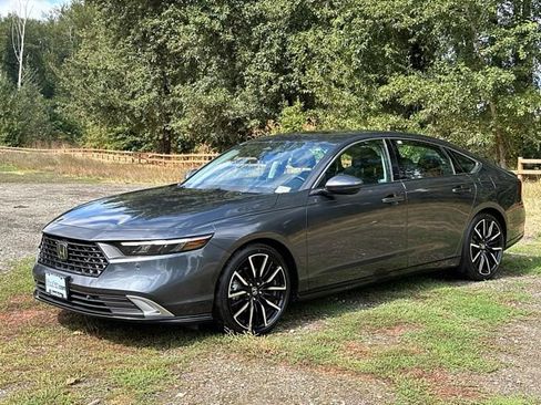 Used 2023 Honda Accord Touring image 5
