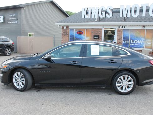 Used 2021 Chevrolet Malibu LT FWD image 2