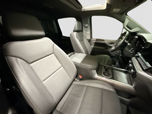 Used 2025 Chevrolet Silverado 2500 LTZ w/ Trail Boss Package image 30