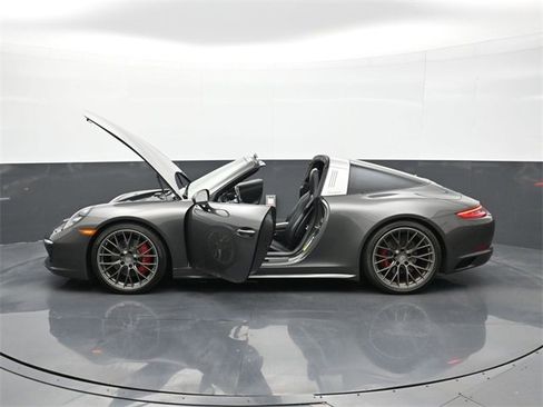 Used 2017 Porsche 911 Targa 4S image 24