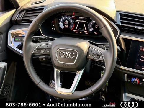 Used 2022 Audi Q3 2.0T Premium Plus AWD/4WD image 17