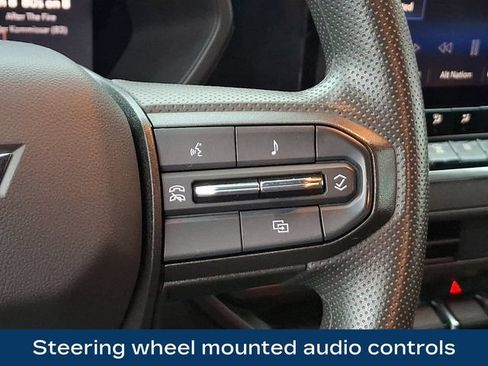 Used 2025 Chevrolet Colorado Trail Boss AWD/4WD image 8