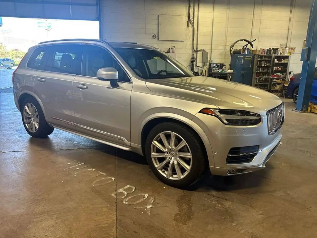 Used 2018 Volvo XC90 T6 Inscription w/ Luxury Package AWD/4WD image 11