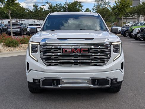 Used 2023 GMC Sierra 1500 Denali w/ Technology Package AWD/4WD image 8