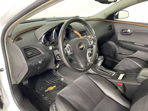 Used 2009 Chevrolet Malibu LT FWD image 3