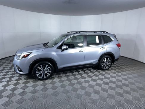 Used 2022 Subaru Forester Limited image 4