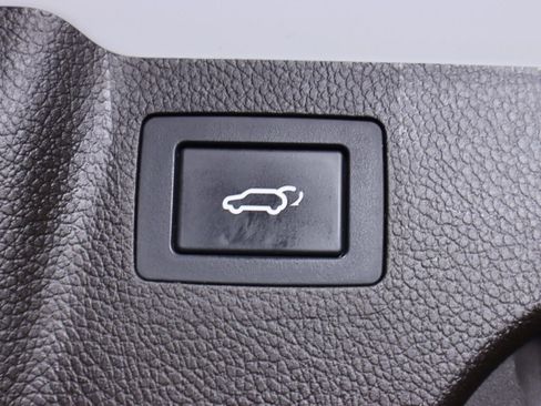 Used 2017 Hyundai Santa Fe Sport AWD/4WD image 39