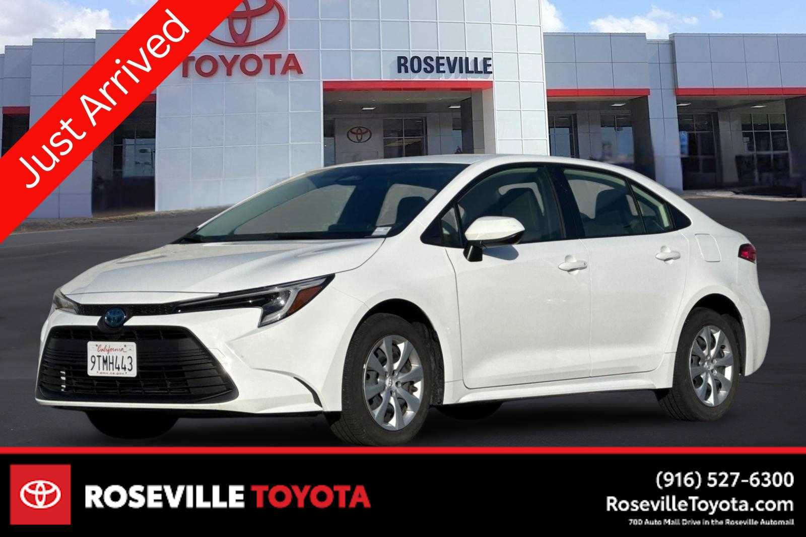 Certified 2024 Toyota Corolla LE FWD image 1