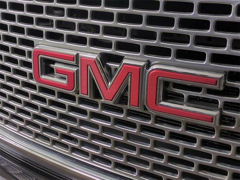 Used 2015 GMC Yukon SLT image 31