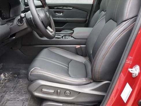 New 2025 Honda Pilot TrailSport image 11