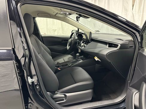 Used 2025 Toyota Corolla LE image 54