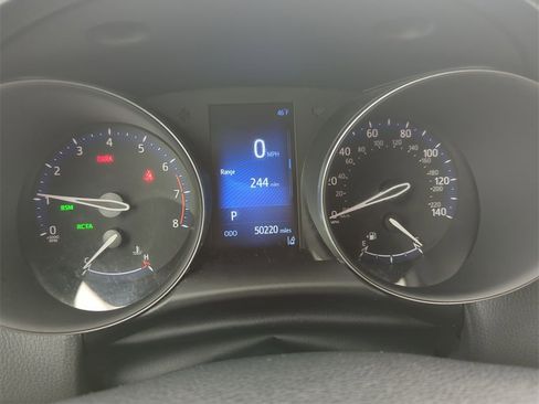 Used 2018 Toyota C-HR XLE image 16